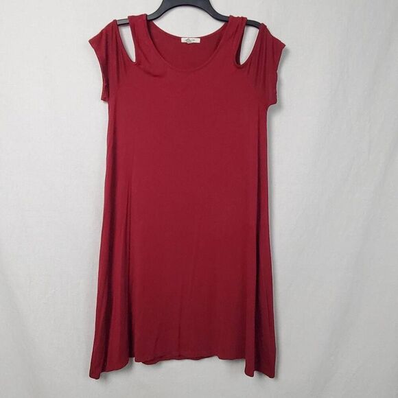 Maurices Medium Burgundy Solid Cold-Shoulder Cap Sleeve T-Shirt Dress - Picture 1 of 7